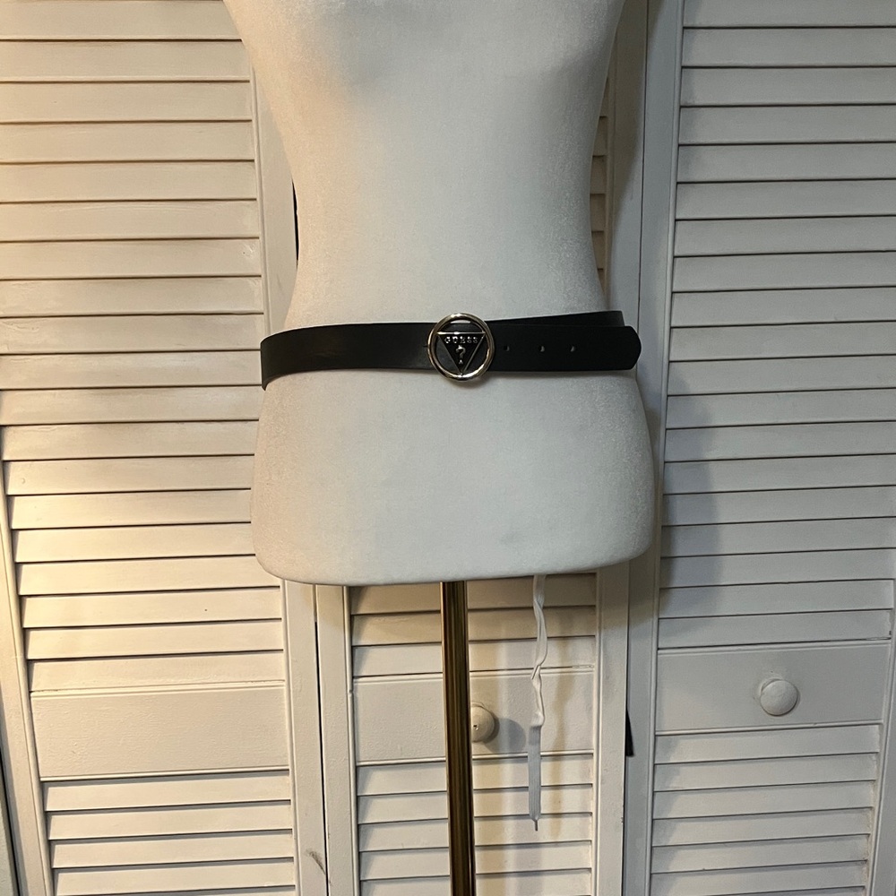 Guess Women's Belt with Black Strap and Gold Buckle - Picture 2 of 7